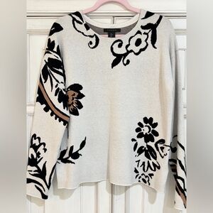 PRELOVED WORN ONCE SZ L Tahari  Cream Crewneck Sweater